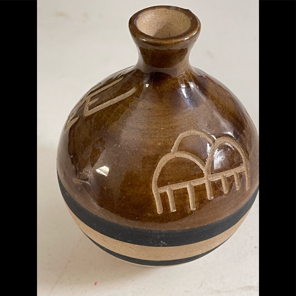 Native American Small Vase Pottery 4 Symbols 4.5” Tall